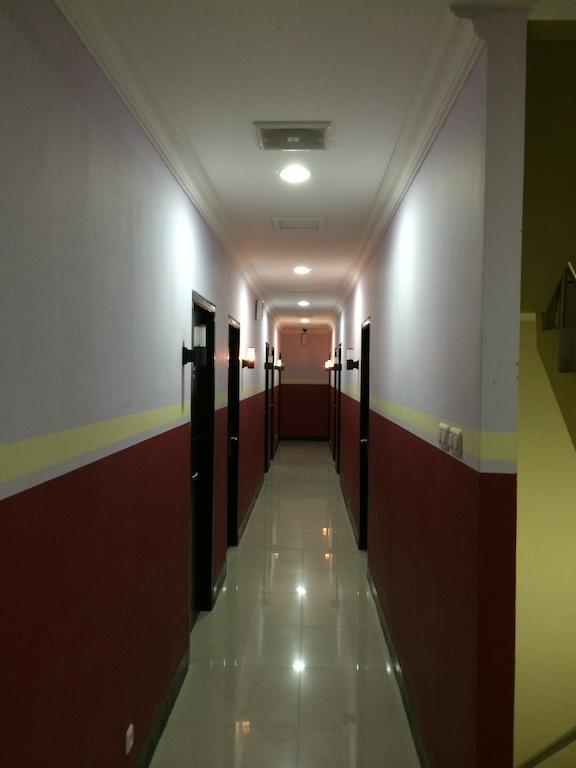Hollywood Hotel Yakarta Exterior foto